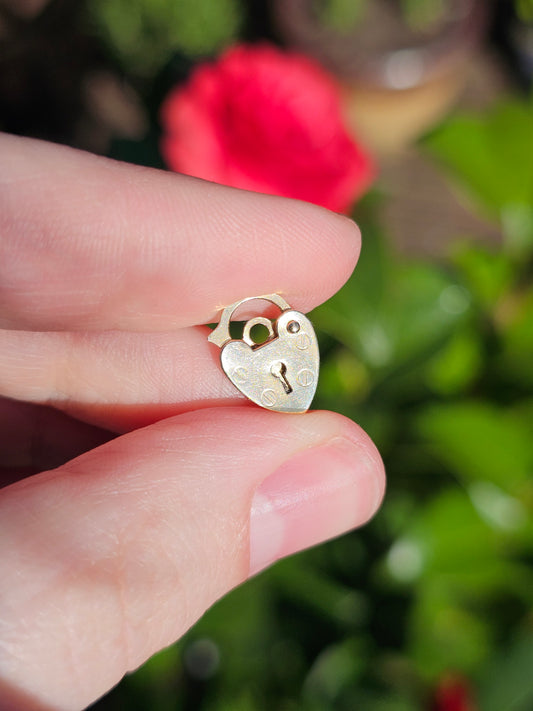 Vintage London Circa 1980 9ct Gold Heart Padlock Charm, Solid Yellow Gold Lock Pendant, UK Hallmarked, Tiny Love Lock Charm Articulated 9k