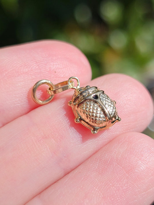 CIRCA 2000 Vintage 9ct Italian Yellow Gold Ladybird Charm - Lucky Charm - Enamel Ladybug Pendants 0.48 grams