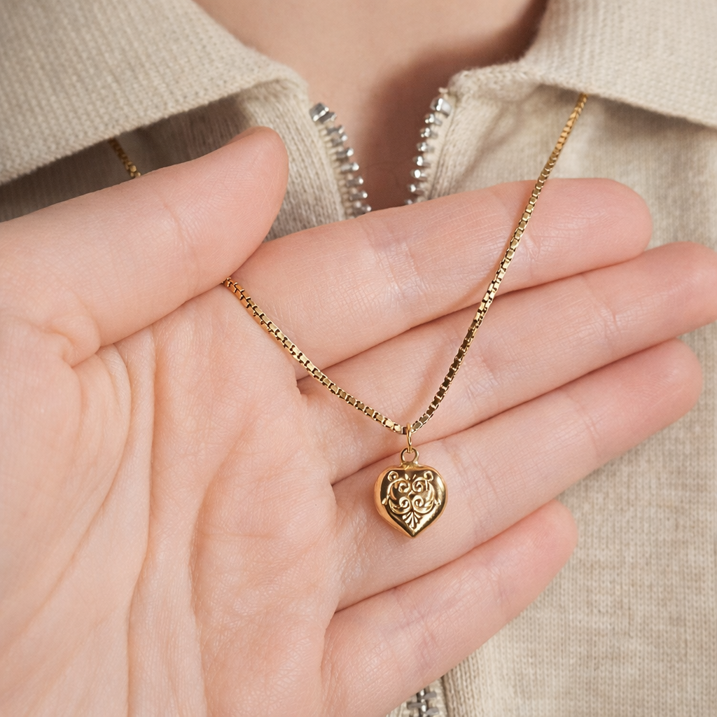 RARE FIND PRISTINE Solid 9ct Gold Puffy Scroll Heart Charm - Britain 1970 - Vintage Gold - Vintage Charms 0.36 grams 1.6cm tall